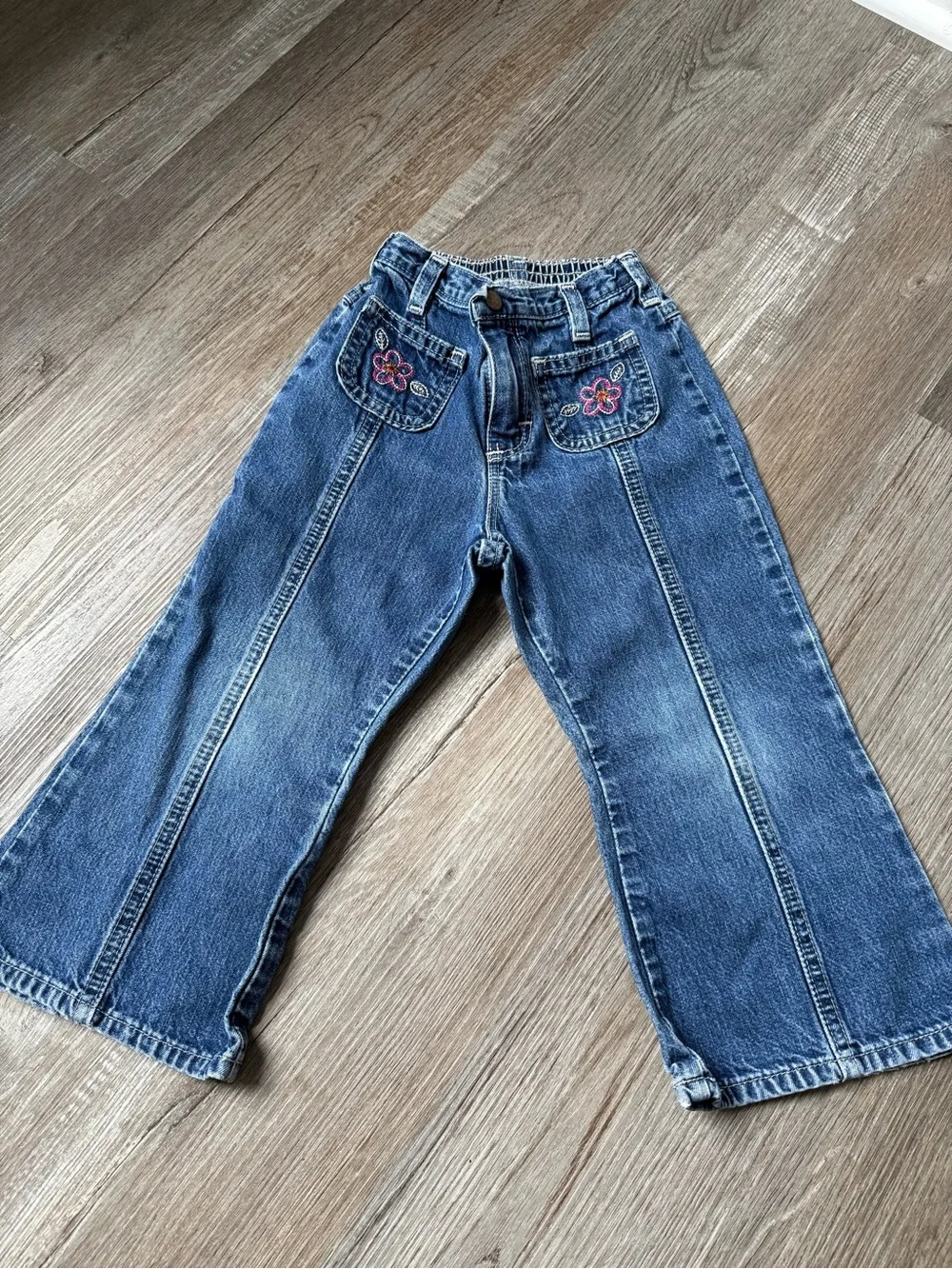 VTG OshKosh B'gosh Denim Bell Bottoms Flare Jeans Embroidered Floral Size 2T 3T